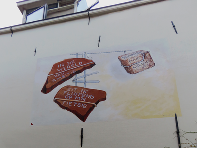 915114 Afbeelding van een muurschildering als eerbetoon aan de 'geheimzinnige gedichtentegelplaatser' Harry van Putten ...